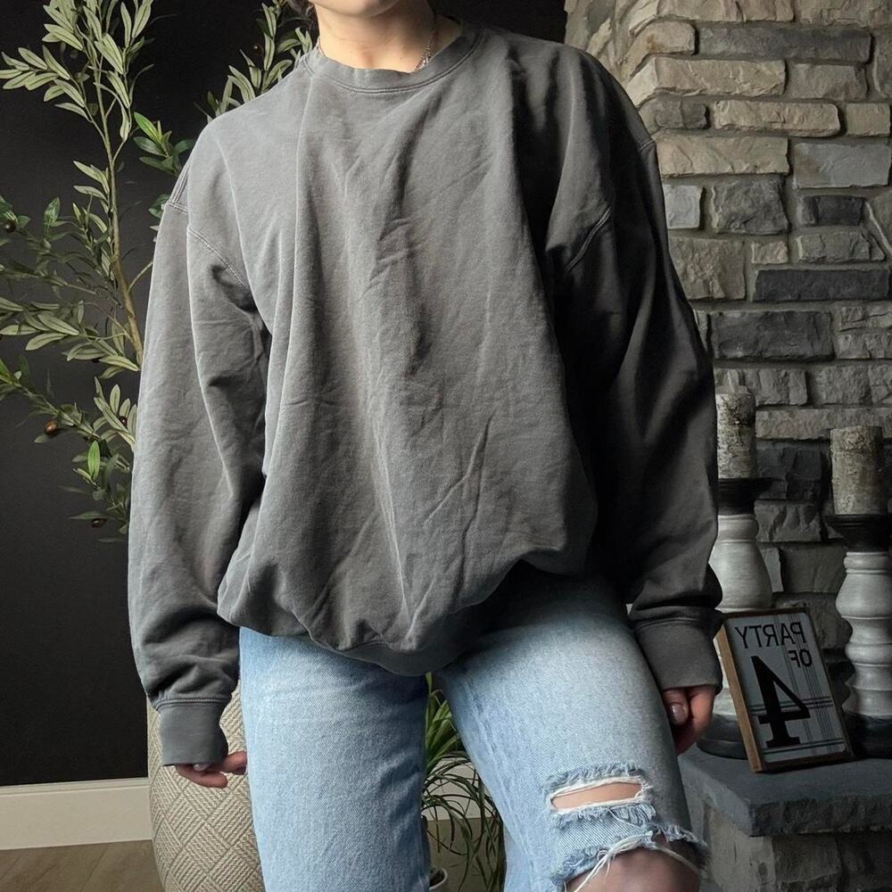 Comfort colors grey crewneck sweatshirt size XL